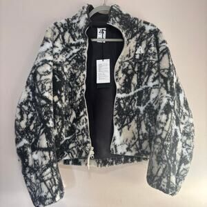 Nike acg black and white